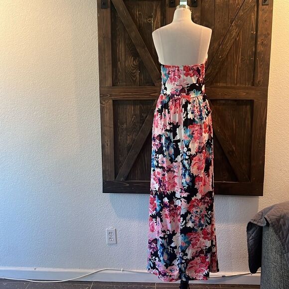 New Strapless Floral Bohemian Maxi Dress with Pockets - Picture 7 of 13